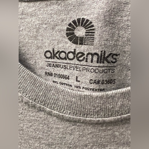 Akademiks NASA Graphic Tee Size Large Adult - Picture 3 of 3